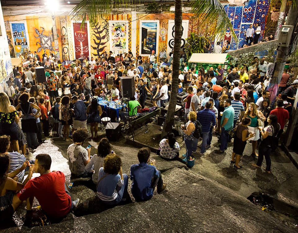 Samba Night at Pedra do Sal with 1 Free Caipirinha (with local guide)